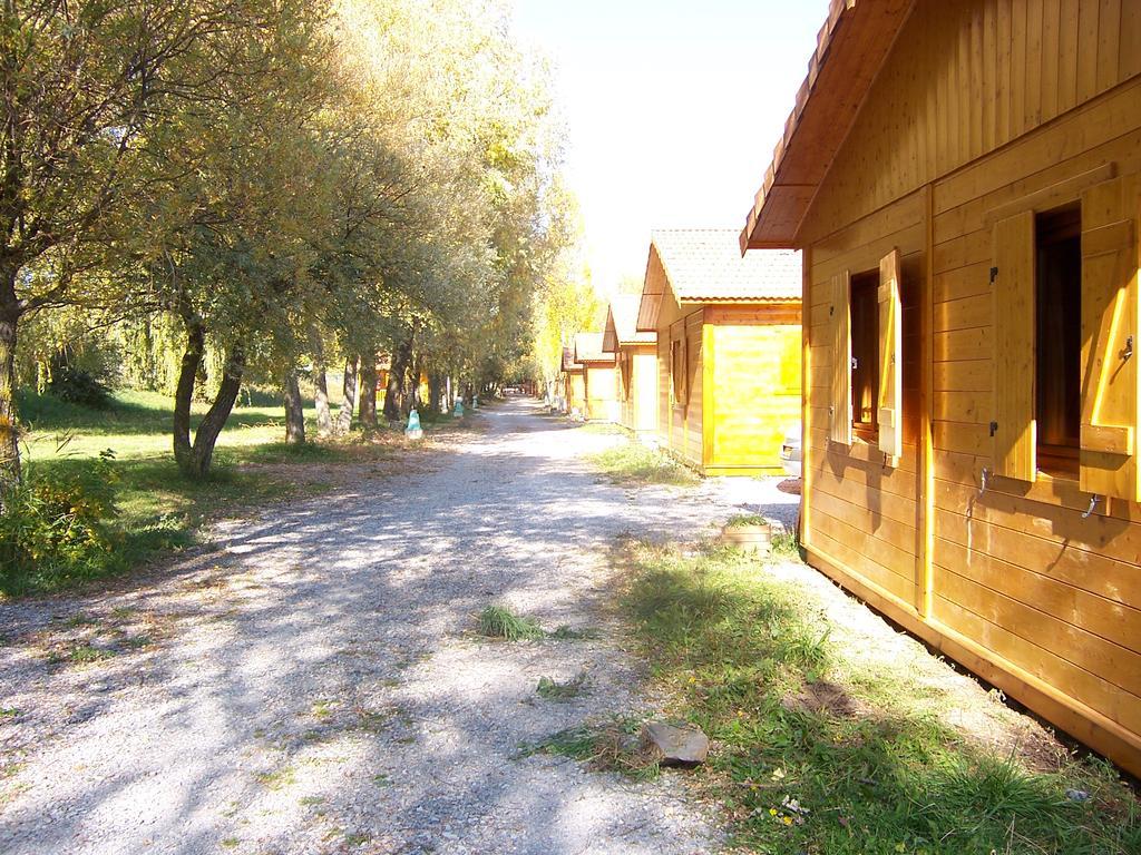 Camping La Motte Flottante Ла-Фрессинуз Экстерьер фото